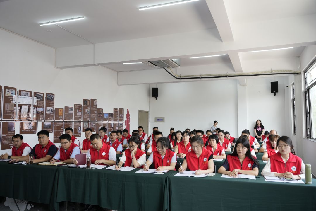 聆听 (2).jpg